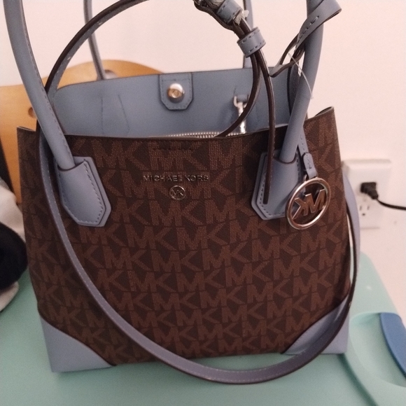 I'm brand new Michael kors purse - Picture 2 of 9